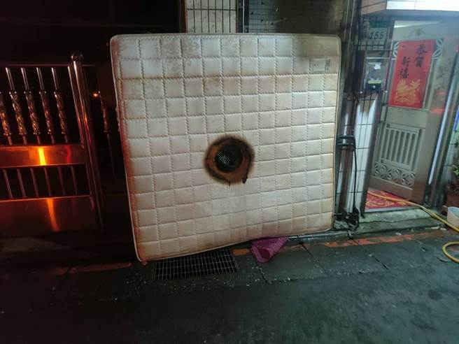 消防局提醒使用电热产品要慎防发生火灾意外。（翻摄照片／林郁平台北传真）