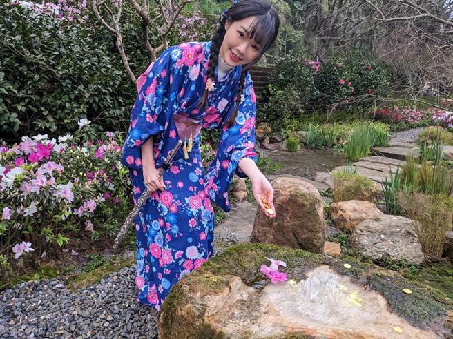 结合万金地名打造的「涌万金」喷泉。（吕健豪摄）