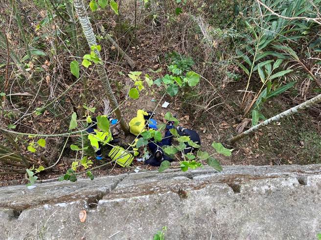 台中市太平区北田路一高尔夫球场，25日上午惊传有球客跌落6公尺深边坡意外。（民眾提供／冯惠宜台中传真）