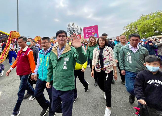 高雄年度盛事内门宋江阵25日在南海紫竹寺热闹登场。(高雄市观光局提供)