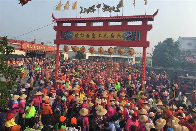 云林六房妈过炉仪式有百年歷史，是云林重要的无形文化资产，也是国家指定重要民俗。（本报资料照片）