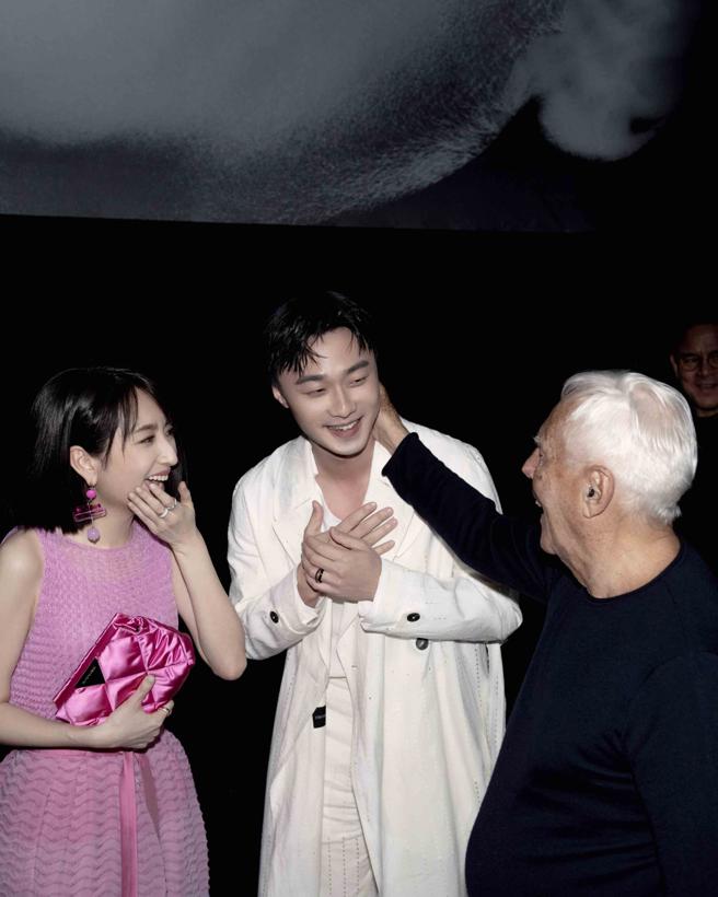 柯佳嬿、施柏宇遭亚曼尼先生摸头杀 直呼：不敢相信（Emporio Armani提供）