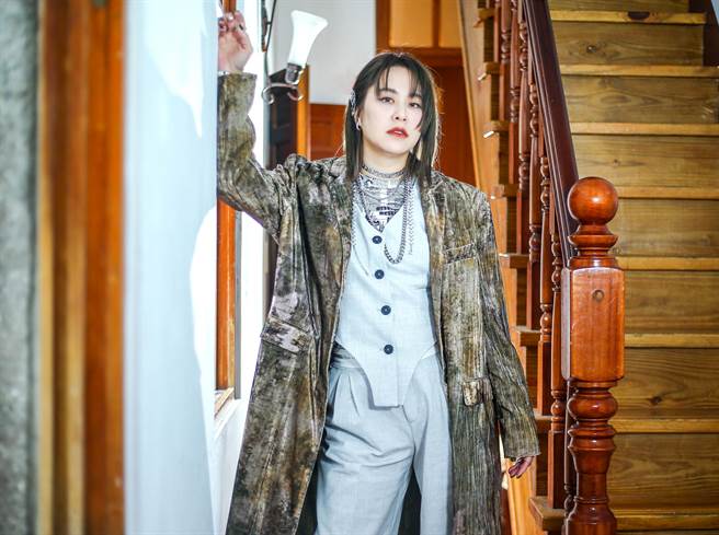 黃小柔雖然骨子裡很叛逆，但相當尊重老公的意見。（粘耿豪攝）