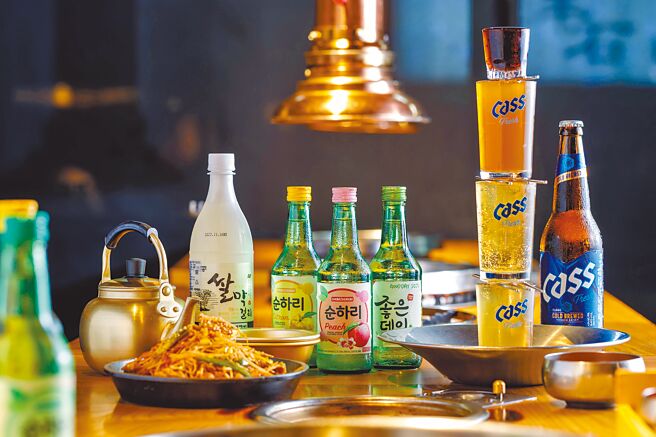 「八色烤肉」台北忠孝店开启周末消夜场，并推出畅饮方案。（业者提供）饮酒过量 有害健康