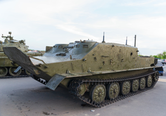 俄軍裝備持續「退化」 戰場出現古老式的BTR-50