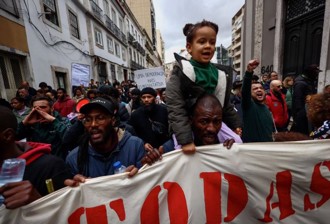 數千人走上街頭 葡萄牙民眾抗議高通膨生計艱難