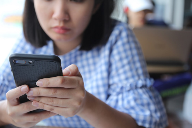 大陆男子意外猝死，他妈妈认为是女友的恶意诅咒刺激造成，因此愤而将对方告上法庭。(示意图/达志影像)