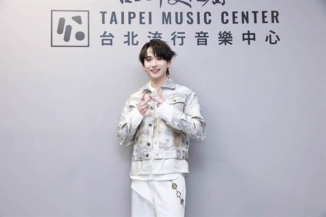 邱鋒澤昨完成北流演唱會。（羅永銘攝）