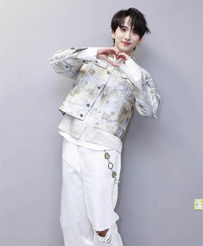 邱鋒澤昨完成北流演唱會。（羅永銘攝）