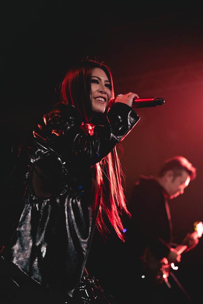 艾怡良昨在台北Legacy开唱。（天地合提供）