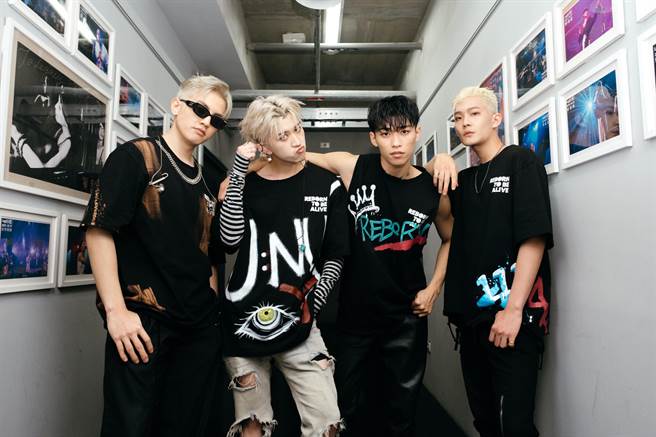 U：NUS左起高有翔、吴昱廷、蔡承佑、高胥崴。(滚石唱片提供).