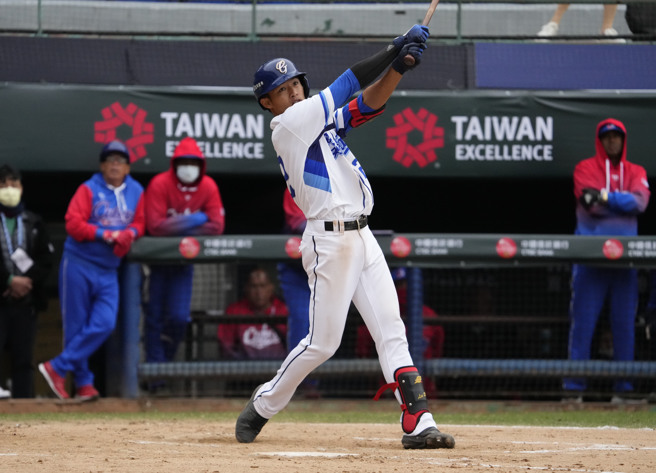富邦悍將李宗賢在7局碰上古巴隊後援投手馬丁尼茲（Raidel Martinez），最終遭到三振。（悍創運動行銷提供）