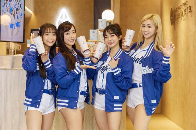 奶昔（左起）、丹丹、慈妹、秀秀子出席活动。（七日孅提供）