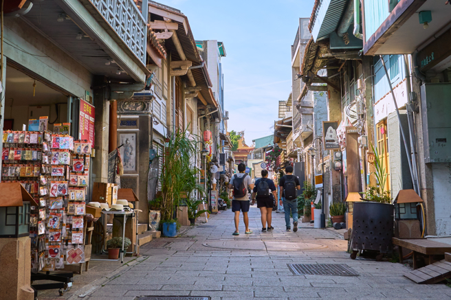 一名网友好奇问网友「新竹或台南哪一个城市能兼具工作与生活？」（图／示意图，达志影像）