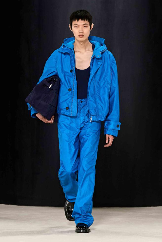 鲜艳的配色是Maximilian Davis的标志性设计语汇。（FERRAGAMO提供）