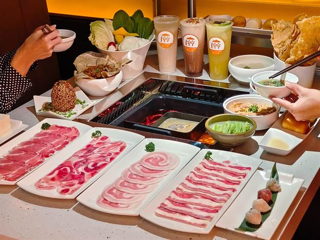 不限平假日消费满650元可获赠肉排2份或爽肉券2张；达1200元送肉盘2份与3张爽肉券，此为示意图。（鼎王餐饮集团提供）