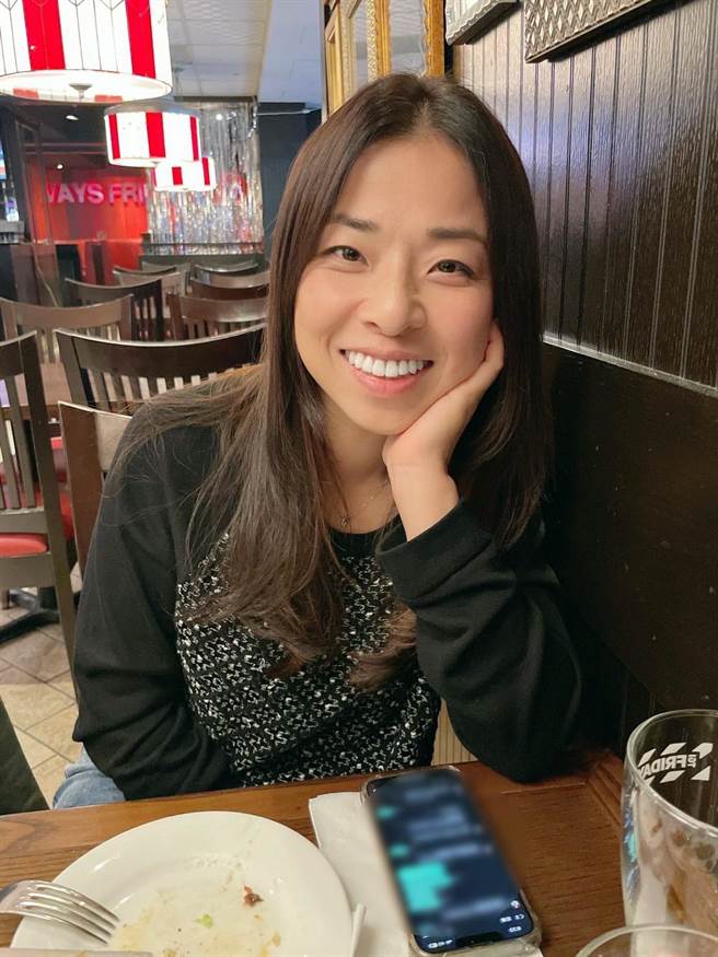 杨菁为爱跋涉450公里，离开都都会到台东偏乡，成为成功镇的渔村媳妇。（部东医院提供）