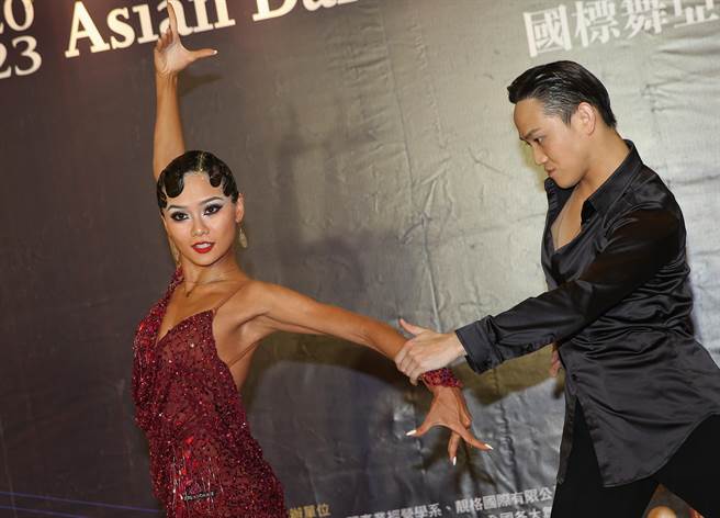 国标舞亚巡赛臺北公开赛，将在228假期于台北小巨蛋举行，2022臺湾AL业余拉丁积分冠军选手陈杨奕与高圣玟，共襄盛举争取佳绩。（王英豪摄）
