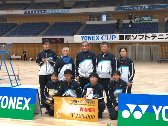 欧子鸿与林伟杰联手勇夺日本优乃克杯软网赛男双金牌。(中华民国软网协会提供)