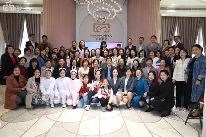 广西南寧台协副会长、胜华妈妈咪亚月子中心创办人林大为25日举行一场「健康与美丽同行」主题沙龙。(林大为提供)