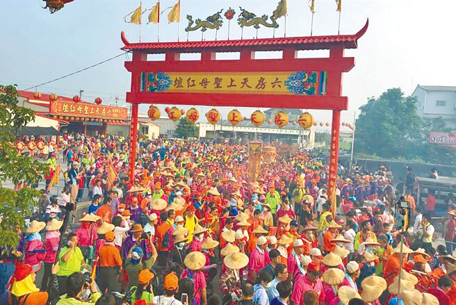 云林六房妈过炉仪式有百年歷史，是云林重要的无形文化资产，也是国家指定重要民俗。（本报资料照片）