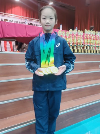 理事長盃兒童體操賽》700位小朋友參賽 國小三年級陳荺晞獨拿4金
