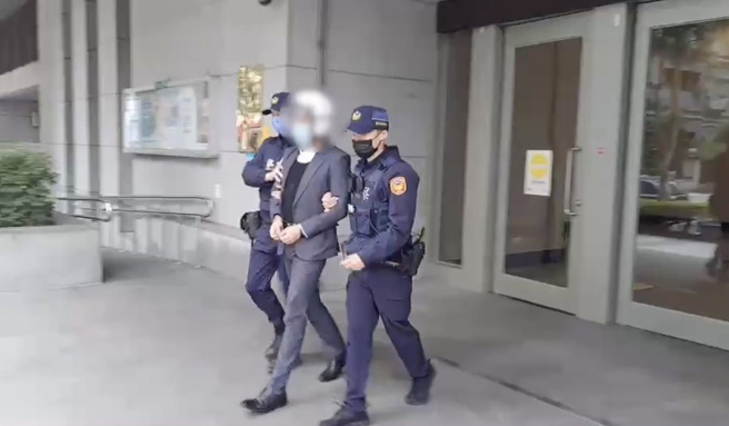 警方将朱姓男子移送侦办。（简铭柱翻摄）