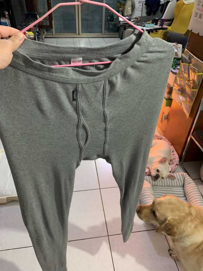 一位網友分享自己的老人褲。（翻攝自爆廢公社二館臉書）