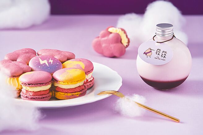 OPPO先前发表首款直式折迭手机，现又推「大人的折学屋」限时概念店，及日至3月5日在华山文创园区展开，包含3大主题拍摄区，首两日也请来多位音乐人演出，并推联名「紫感下午茶组」（见图）。（OPPO提供）