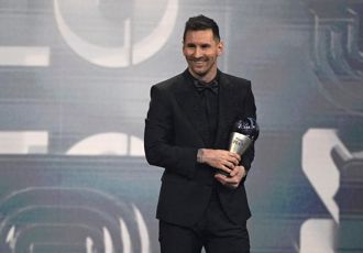 梅西獲選FIFA年度最佳球員！爭議人物馬丁尼茲獲最佳守門員
