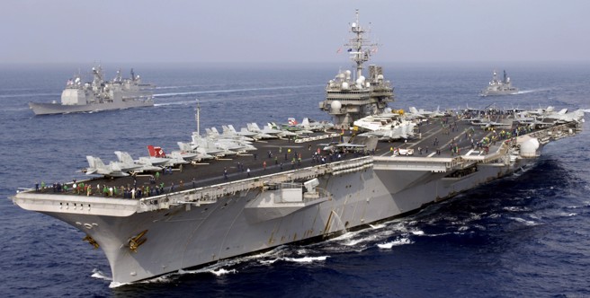 由于排水量与常规动力推进，福建舰经常被拿来与美国退役多年的知名航母小鹰号(图)做比较。（图／美国海军)