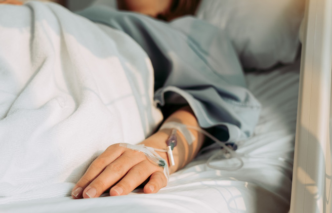 英国4宝妈健检被告知罹患血癌，化疗18个月后，她换医院治疗，却被告知根本没病。(示意图/达志影像)