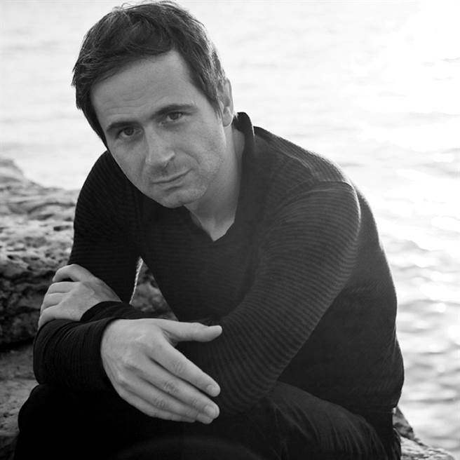 波兰钢琴家皮奥特．安德佐夫斯基，睽违5年再度来台，将演奏巴赫、席马诺夫斯基、魏本及贝多芬等曲目。（卫武营国家艺术文化中心提供）