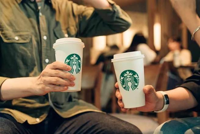 星巴克限定3月1日当天推饮品买一送一。（星巴克提供）