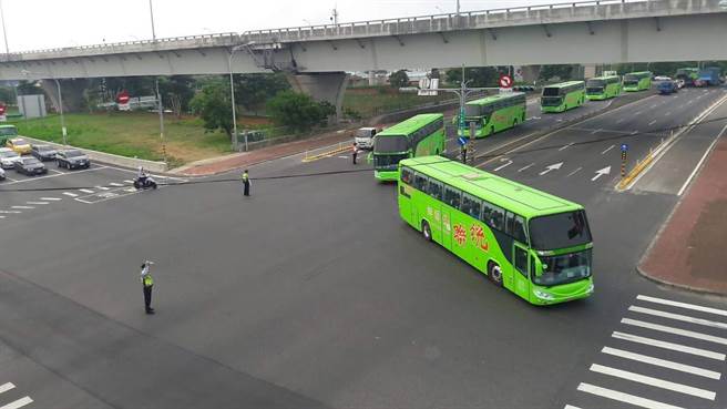 张善政通勤月票政见，研拟扩及竹竹苗，且票价可望更低。(蔡依珍摄)