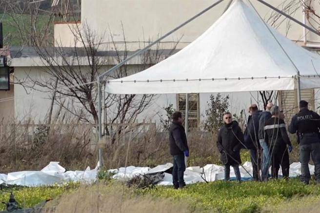 义大利移民船难增至64死。(图／路透)