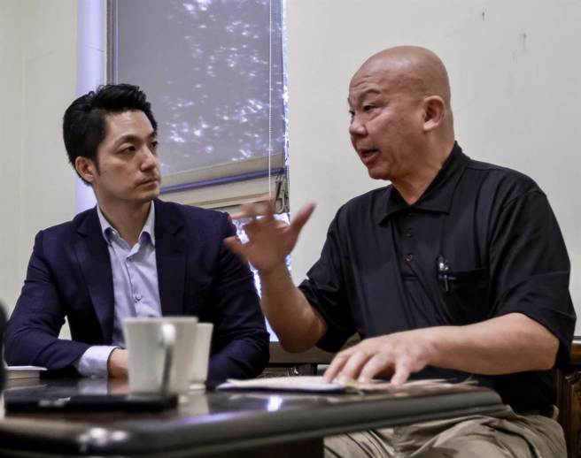 台北市长蒋万安21日与二二八受难家属廖继斌会面。（图／台北市文化局提供）
