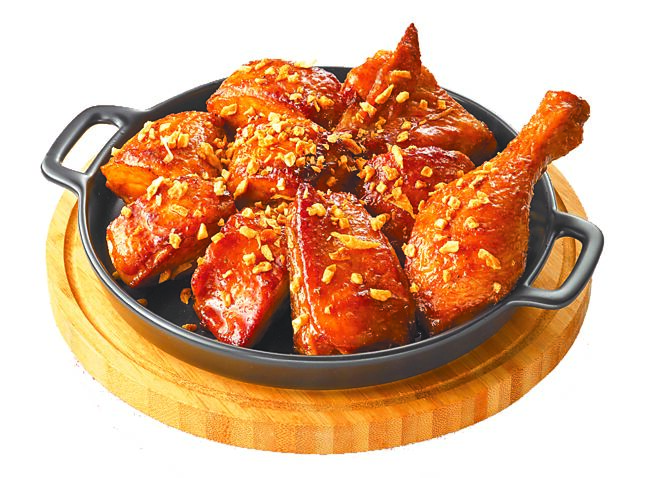 21世纪「避风塘炸烤半鸡」原价330元，现加购特价289元。（21世纪提供）