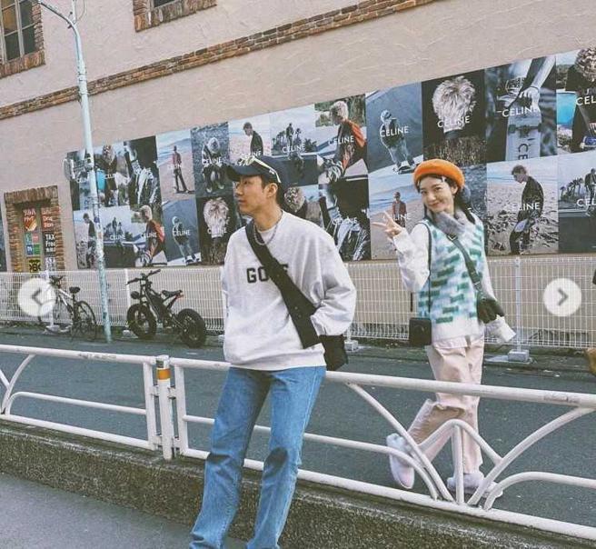 蔡凡熙也分享了与郭雪芙在日本的街拍照。（图／取自蔡凡熙IG）