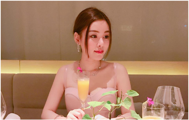 命理师从蔡天凤的生日分析，指她是标准的「魁罡格」，今年对她是太岁凶险年。（图／IG@xxabbyc）