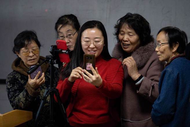 大陸「清朗」處置網路藉春節檔電影挑起互撕對立等5大問題。（資料照／中新社）