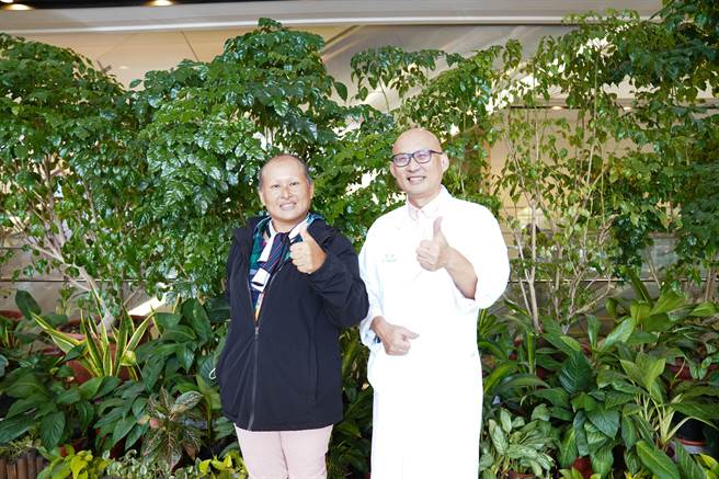 陈姓病患背部痛就医发现竟是胰臟癌，透过积极治疗与改变生活，如今过得自由又快乐。（中医大新竹附医提供／邱立雅竹县传真）