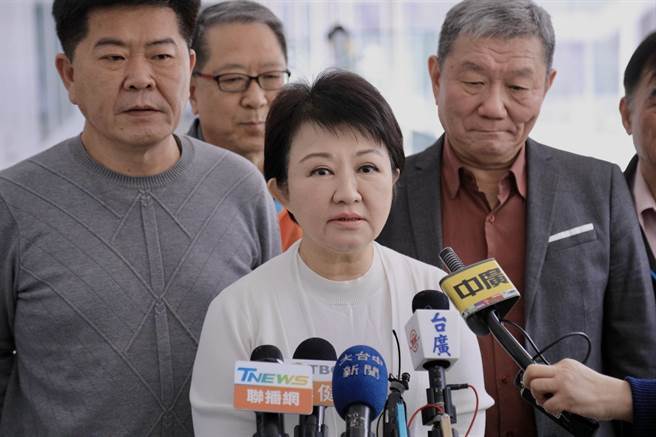 台中市长卢秀燕今天受访时针对全动法修正草案提出看法。（张亦惠摄）