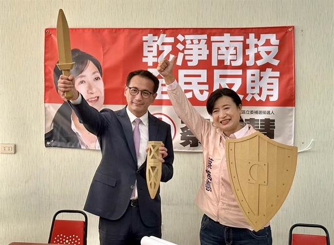 國民黨指蔡培慧過去曾連署贊成立委鄭運鵬提案修《著作權法》，封鎖「侵權」的網站或IP，明顯牴觸言論自由與資訊透明。（楊靜茹攝）