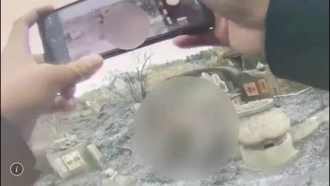 屏东佳冬公墓上月25日发生75岁邱姓老翁整坟不幸遭火噬的憾事，警方虽于隔天逮获纵火犯嫌，但家属认为相关单位并未还给死者公道。（警方提供／谢佳潾屏东传真）