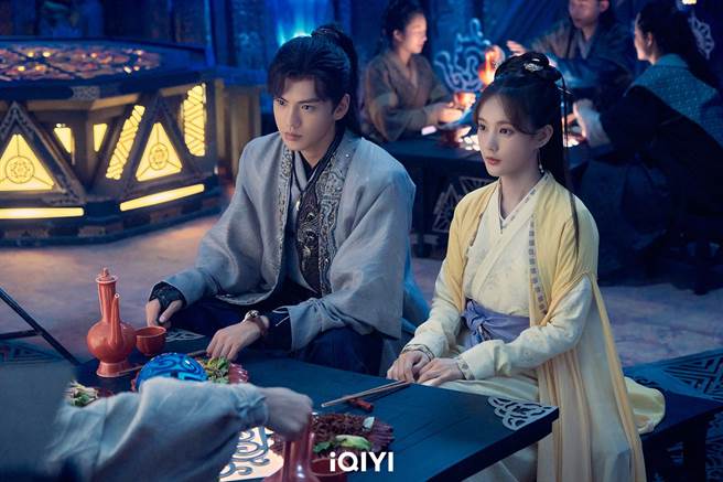 《九霄寒夜暖》毕雯珺、李一桐CP感十足。（爱奇艺国际站提供）
