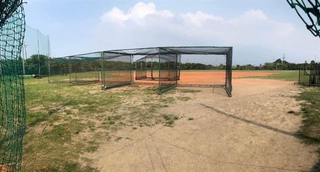 龟山区公所预计以3800万经费，在龟山棒球场旁设置约800平方米室内练习场。（翻摄照片）