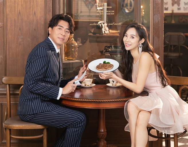 康茵茵邀梁赫群合唱新歌。（优墨Ümo Studio提供）