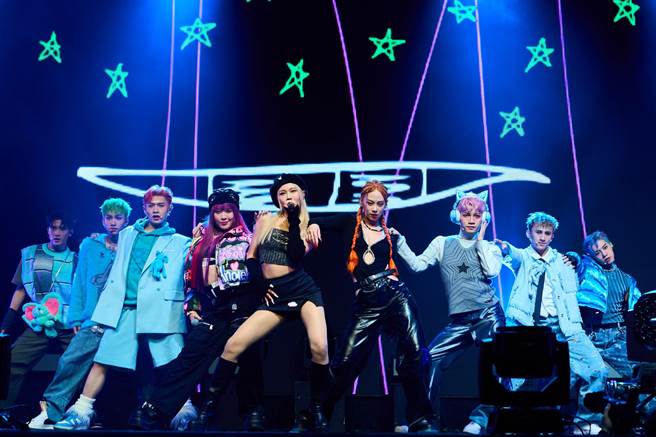 「HUR」日前开唱，邀来《原子少年》「VERA」合作对唱。（AOA ENTERTAINMENT LAB提供）