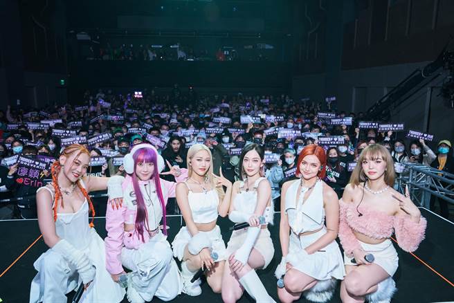 「HUR」日前举办演唱会，用心打造亮丽造型。（AOA ENTERTAINMENT LAB提供）